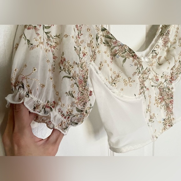 Women’s Sheer Romantic Floral Crop Top with Sweetheart Neckline Size Small - Picture 6 of 7